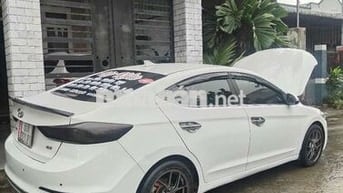 Hyundai Elantra 2016 Số sàn Trắng