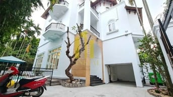 Biệt Thự 400m2 Tại Thảo Điền - Hồ Bơi, Sân Vườn - Khu An Ninh 24/7