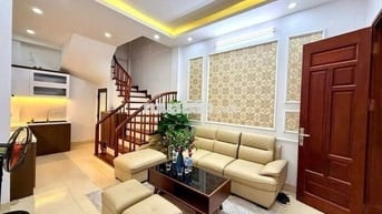 Bán nhà Pháo Đài Láng, lô góc, mt 4.2m, 5t, nhiều ánh sáng,giá 8.6 tỷ