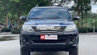 Toyota Fortuner 2013 2.7V 4x2 130000 km Đen