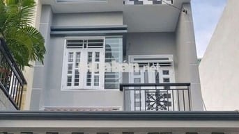 Nhà mới sạch hẻm xe tải tới cửa 1lâu bancông,2pn +1p ,2wc sân xe máy