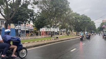 Chỉ có:4 tỷ. Mua có lời Kênh Nước Đen,Lê Thúc Hoạch Dt:4,5 x14 Nở hậu.