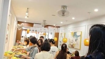 Sang nhượng nhà hàng khu đông văn phòng ở Mai Hắc Đế