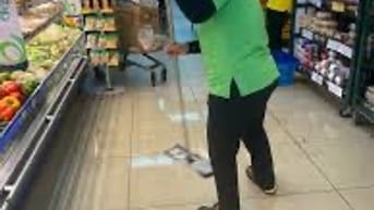 Cần thêm 03 tạp vụ ,vệ sinh  văn phòng, toà nhà  