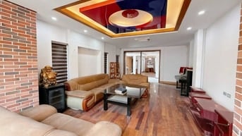 Bán nhà Xuân Diệu 80m2, xây 7 tầng, có thang máy, ô tô qua nhà