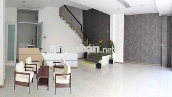 Văn phòng dt sử dụng 100m2 Gần Trung tam Q1