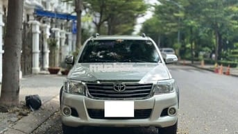 Toyota Hilux 2. 4x2 2012 Bạc 200000 km