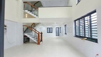 Cho thuê nhà mới xây -diện tích 7 x 20 Trệt lững ,2 lầu,sân thượng Giá