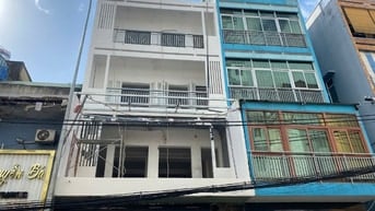 Cho thuê nhà mặt tiền đường Phạm Văn Hai, có thang máy, gần Ông Tạ 