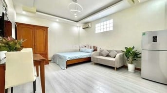 CĂN HỘ 1PN CỬA SỔ - FULL NT - TÁCH BẾP - GẦN UEF, QUẬN 1