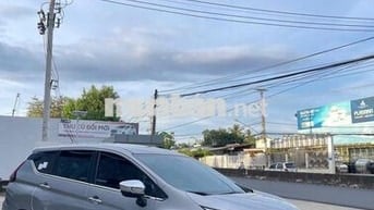 Xpander Premium Bạc MY25 - ODO 8km - Giá Hời