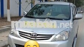 Toyota Innova 2011 G Bạc