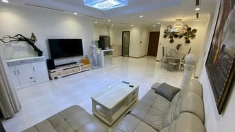 Vinhomes Central Park 140m², 3PN - Full Nội Thất - giá 38tr/th (BPQL)