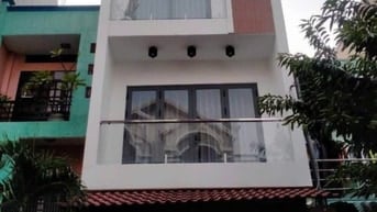 Chỉ hơn 3 tỷ. Nhà 62m2 CMT8 xây 5 tầng, gần vòng xoay Dân Chủ. Hẻm 6m