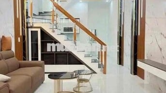 Nhà  ngang 4 x 7m 2PN 2WC Đường Trương Thị Hoa  Gần Bệnh Viện Q12 .