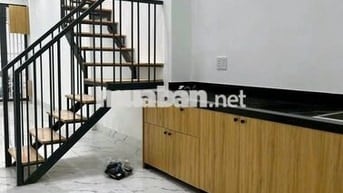 Cho thuê nhà nguyên căn 1trệt 2 lầu 2 phòng ngủ 1 phòng khách 3 toilet