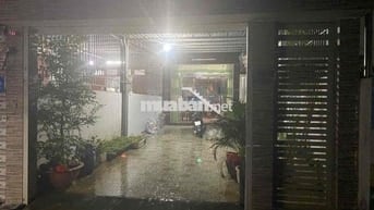 chính chủ cần bán nhà sổ riêng xây kiên cố