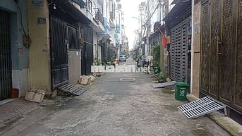 Chỉ có nhỉnh 6tỷ.Lê Văn Quới.DT 4*13.3tấm.4pn.5wc.Hẻm thông.2mặt tiền