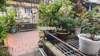 Cho thuê phòng trọ Trần Hưng Đạo,Q1,dtsd 30m2,lầu 2, NTCB giá 5tr.