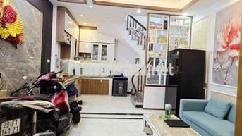 Hàng VIP! Bán nhà 5 tầng Hoàng Mai, chủ doanh nghiệp, nhà vượng khí!