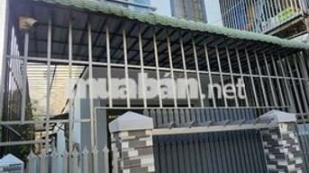 Cho thuê nhà mới lô góc mát mẻ. 3 tầng 4pn 10tr tháng tại linh xuân