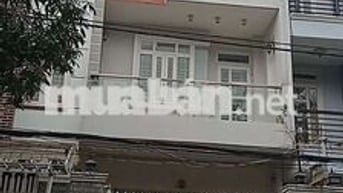 Nhà mới 3 tầng kdc bình hưng DT 4.5m x 18m trệt 2 lầu