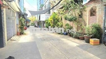 NHÀ 985/ LẠC LONG QUÂN - 4,8M X 13M - 3 LẦU - HẺM RỘNG 8M - 7 TỶ 2 TL