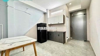 CHO THUÊ 2PN- TÁCH BẾP- FULL NỘI THẤT- BAN CÔNG-  NGAY LUỸ BÁN BÍCH