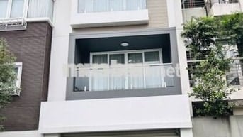 NHÀ ĐƯỜNG HOA HỒNG DIỆN TÍCH: 4X20M TRỆT 3 LẦU CHO THUÊ