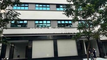 TOÀ NHÀ ĐẸP QUẬN 10 (16x12) MỚI XÂY FULL PCCC THANG MÁY