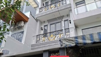 Bán nhà Bùi Minh Trực, Quận 8, liền kề khu trung tâm hành chính Q8