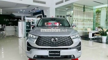 Toyota Innova Cross HEV giao ngay