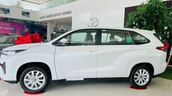 Innova Cross 2.0G 2025 giao xe tháng 12/2025