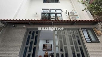 SIÊU HIẾM GIÁP QUẬN 1 – 4 TẦNG NỘI THẤT XỊN, CHỈ NHỈNH 4 TỶ!