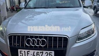 Audi Q7 SUV màu Bạc