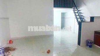 Cho thuê nhà Trệt Lửng gần chợ Dĩ An 1 . Sân xe hơi