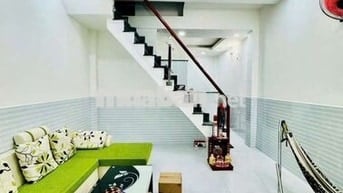 Nhà 3 Tầng 4 PN, Nội Thất đủ, Xe Hơi Tới Nhà, Vài Bước tới Chợ