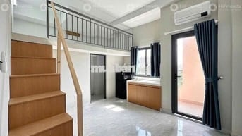 Cho thuê phòng có ban công cửa sổ trời ngay UEH VHU