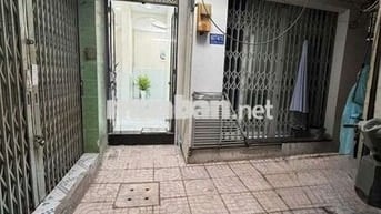 Cần tiền bán gấp nhà đường ba đình p9 q8 kết cấu nhà 4,8×8 một lầu 2p