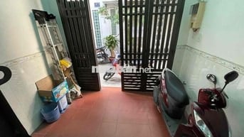 cho thuê phòng trọ ngay trung tâm quận 1, giá sinh viên bao điện nước.