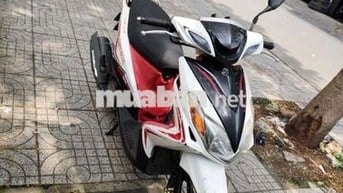 Luvias trắng đỏ 2012