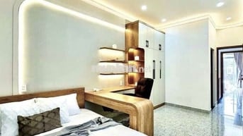 Xe hơi đậu trong nhà, Nguyễn Tư Giản 60m2, 4 tầng, giá 6.65 tỷ.