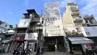 TOÀ NHÀ QUẬN 3 MỚI SỬA ĐẸP GIÁ TỐT 6.5x17 CHỈ 140TR