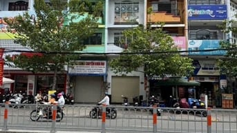 CHO THUÊ NHÀ MẶT TIỀN TẠ QUANH BỬU P5Q8. Có vỉa hè rộng 8,5m