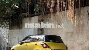 Suzuki Swift RS Vàng 5 chỗ