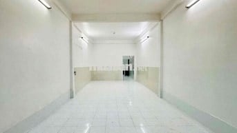 Cho thuê nhà nguyên căn 1trệt1lau trung tâm