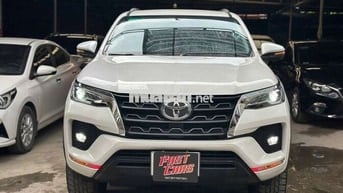 Toyota Fortuner 2022 2.4AT,máy dầu,màu trắng,6v9km