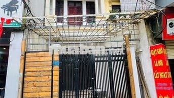 Nhà ngõ 123 phố Trung Kính, Dt 95m2 x 4 tầng, ô tô đậu cửa