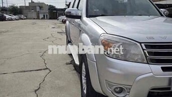 Ford Everest 2012 2.5L 4x2 MT - 160000 km