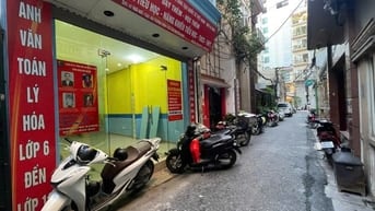 Cho thuê nhà mặt Ngõ Huế, Hai Bà Trưng, DT 70m2, 3,5 tầng, ô tô đỗ cửa